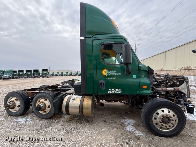 image for item FG1127 2017 Freightliner Cascadia 125 semi truck