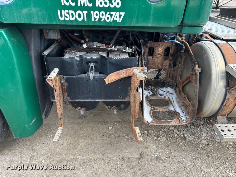 image for item FG1127 2017 Freightliner Cascadia 125 semi truck