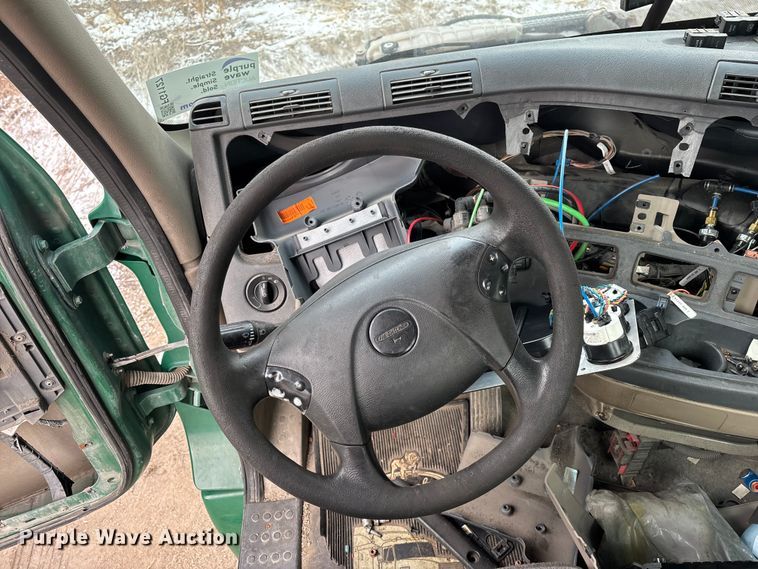 image for item FG1127 2017 Freightliner Cascadia 125 semi truck