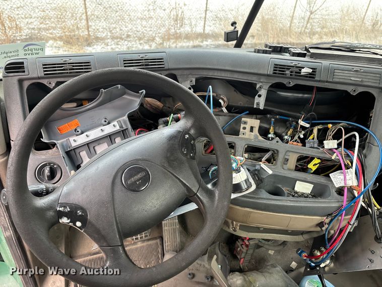 image for item FG1127 2017 Freightliner Cascadia 125 semi truck