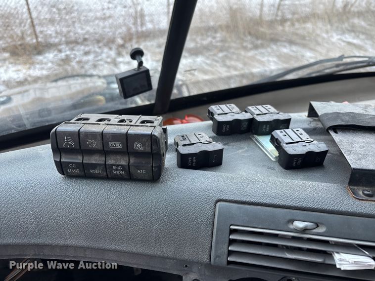 image for item FG1127 2017 Freightliner Cascadia 125 semi truck