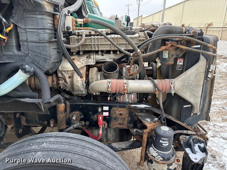 image for item FG1127 2017 Freightliner Cascadia 125 semi truck