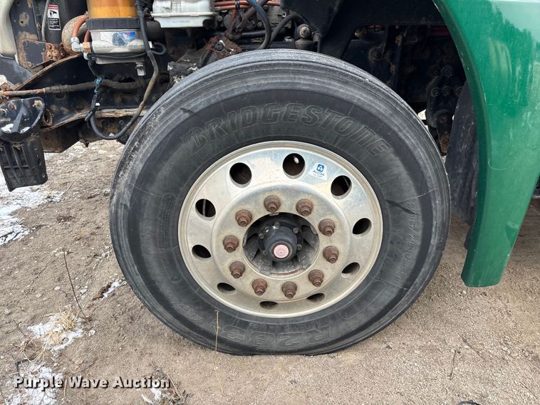 image for item FG1127 2017 Freightliner Cascadia 125 semi truck