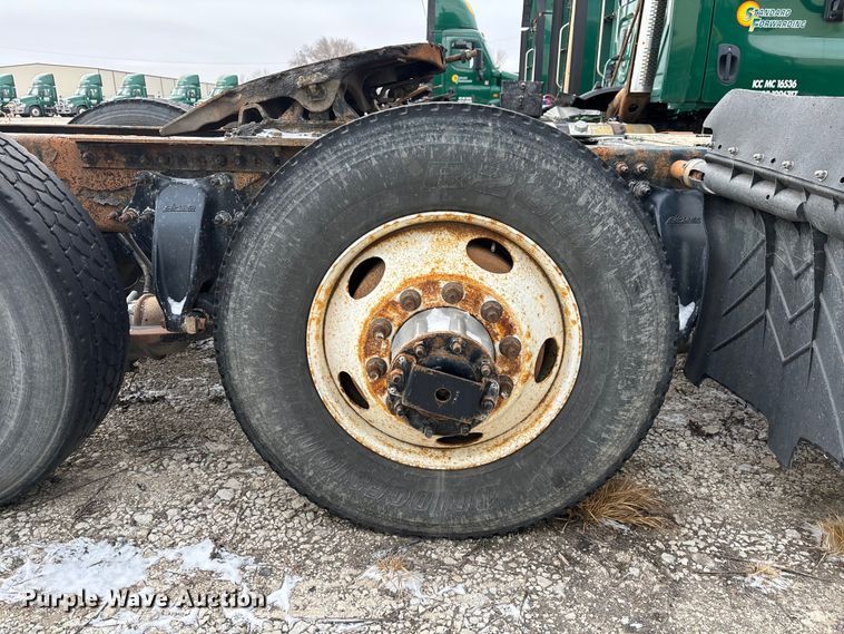 image for item FG1127 2017 Freightliner Cascadia 125 semi truck