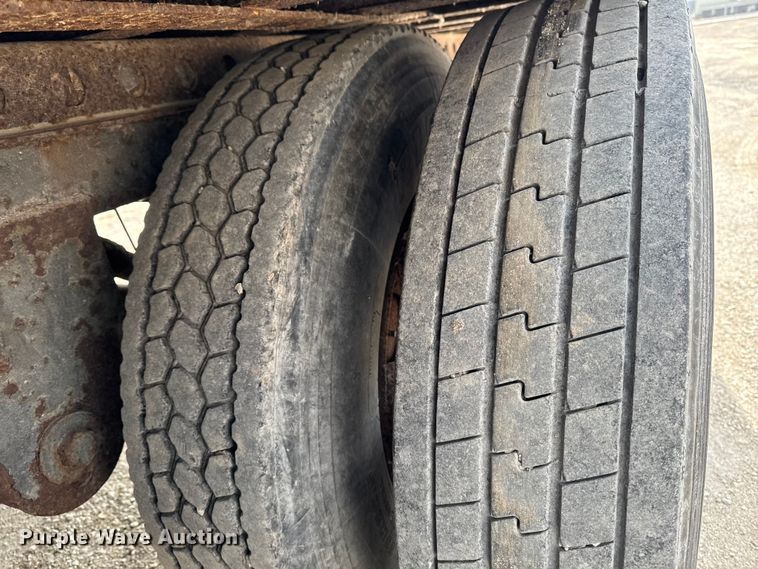 image for item FG1128 2005 Strick  dry van trailer