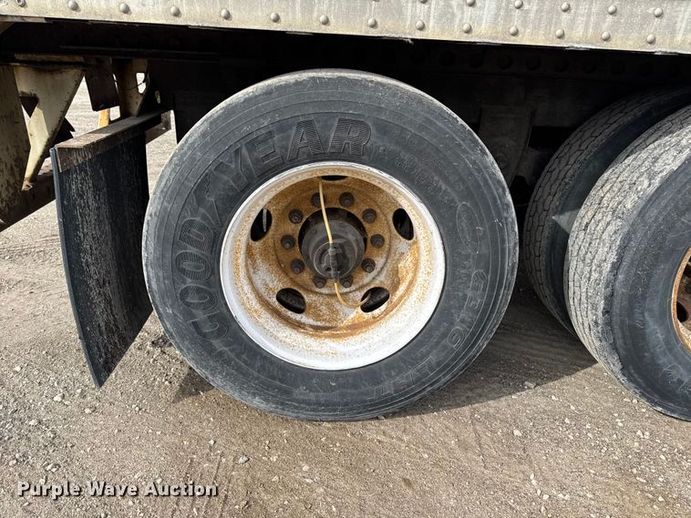 image for item FG1130 2013 Strick dry van trailer