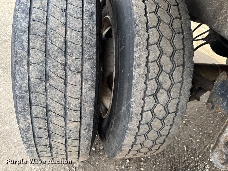 image for item FG1130 2013 Strick dry van trailer