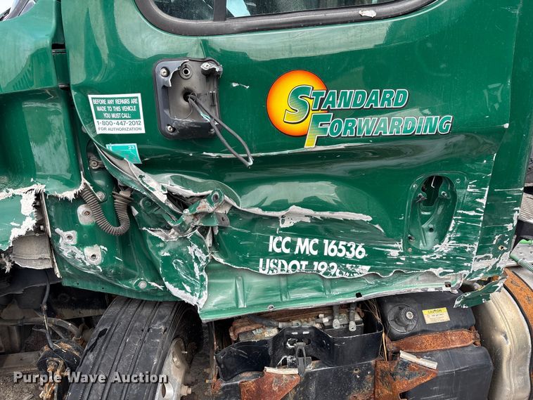 image for item FG1131 2017 Freightliner Cascadia 125 semi truck