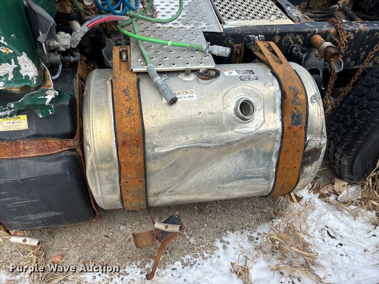 image for item FG1131 2017 Freightliner Cascadia 125 semi truck