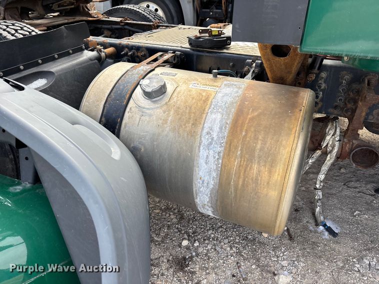 image for item FG1131 2017 Freightliner Cascadia 125 semi truck