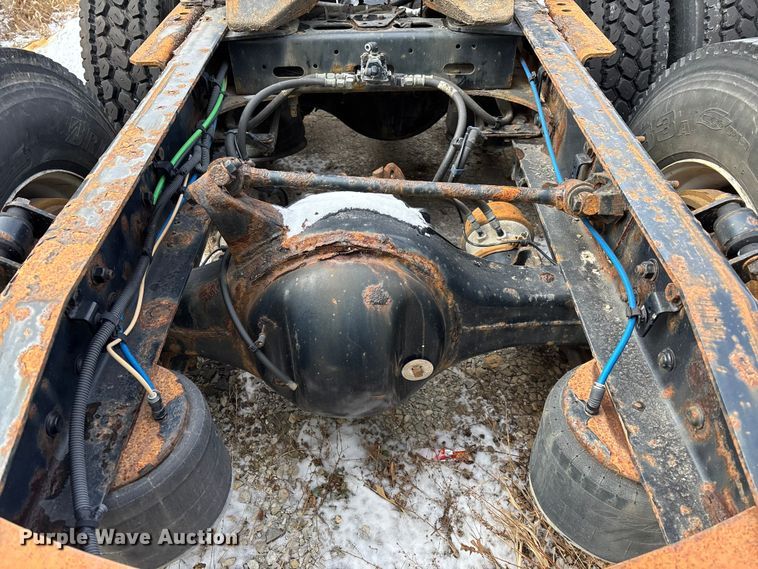 image for item FG1131 2017 Freightliner Cascadia 125 semi truck