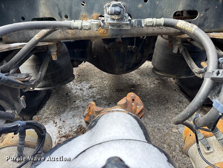 image for item FG1131 2017 Freightliner Cascadia 125 semi truck