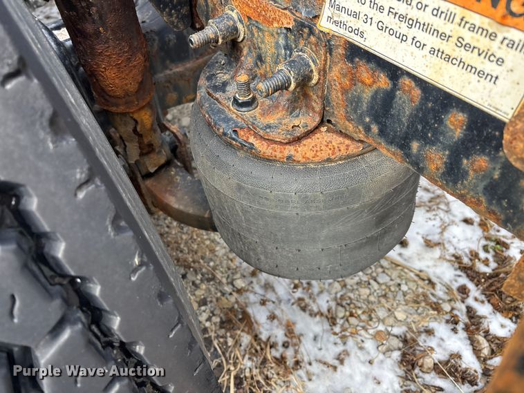 image for item FG1131 2017 Freightliner Cascadia 125 semi truck