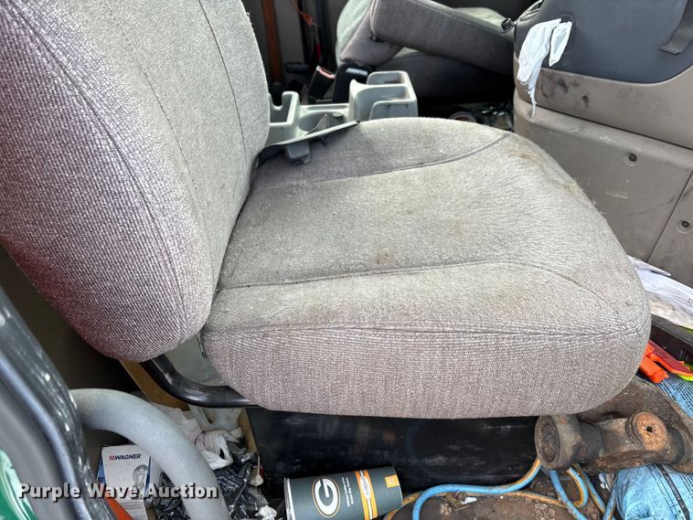 image for item FG1131 2017 Freightliner Cascadia 125 semi truck