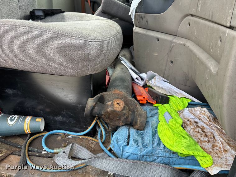 image for item FG1131 2017 Freightliner Cascadia 125 semi truck