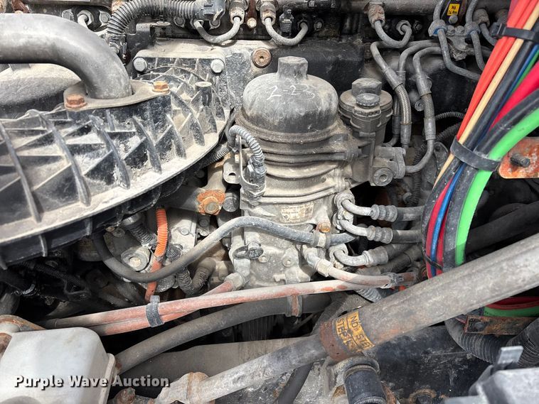 image for item FG1131 2017 Freightliner Cascadia 125 semi truck