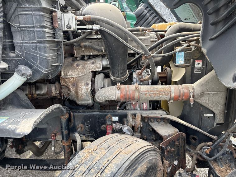 image for item FG1131 2017 Freightliner Cascadia 125 semi truck