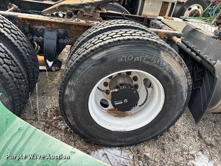 image for item FG1131 2017 Freightliner Cascadia 125 semi truck