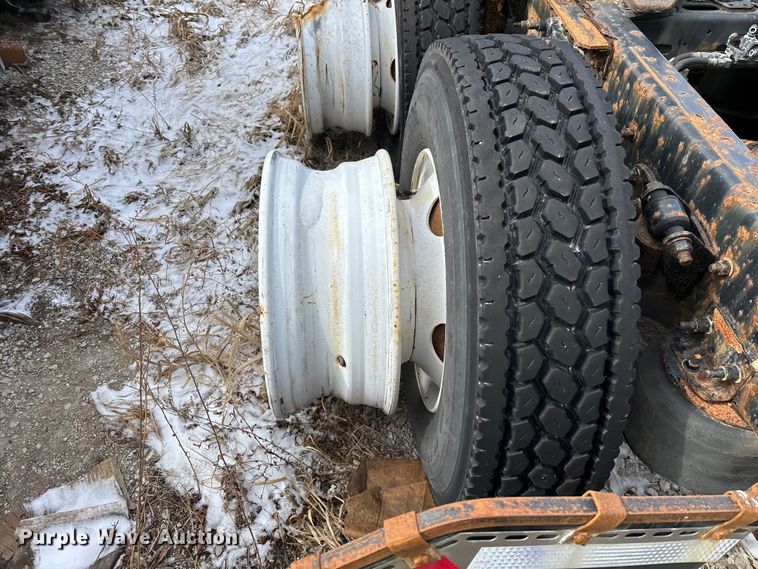 image for item FG1131 2017 Freightliner Cascadia 125 semi truck