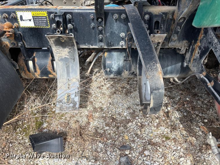 image for item FG1132 2016 Mack CXU613 semi truck