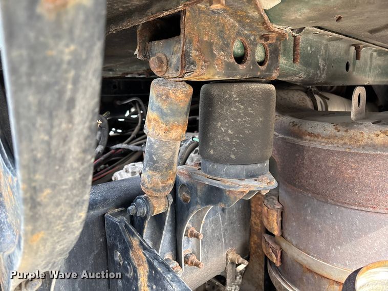 image for item FG1132 2016 Mack CXU613 semi truck