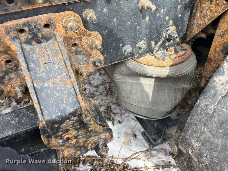 image for item FG1132 2016 Mack CXU613 semi truck