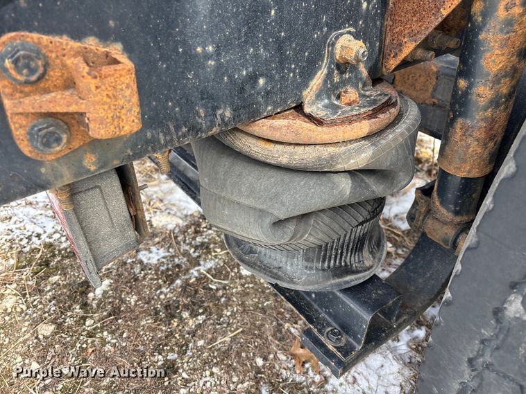 image for item FG1132 2016 Mack CXU613 semi truck