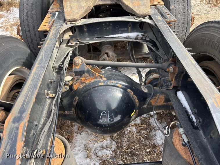 image for item FG1132 2016 Mack CXU613 semi truck