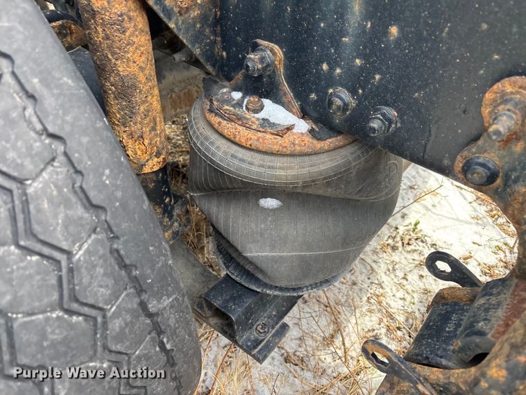 image for item FG1132 2016 Mack CXU613 semi truck