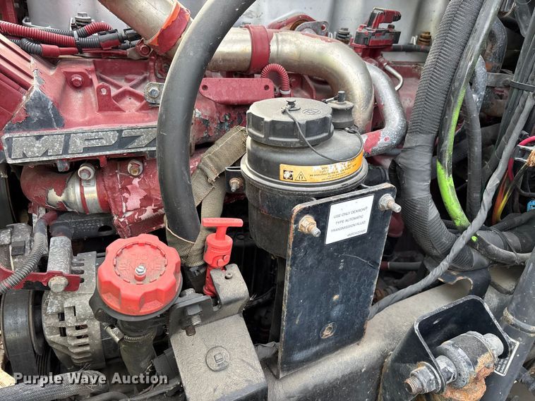 image for item FG1132 2016 Mack CXU613 semi truck