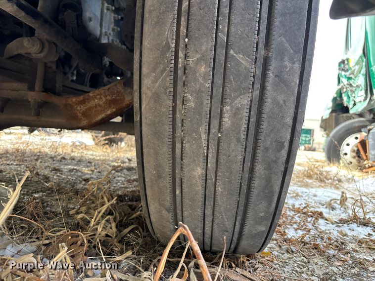 image for item FG1132 2016 Mack CXU613 semi truck