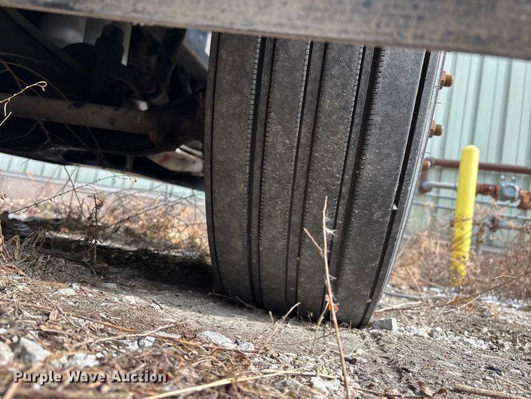 image for item FG1132 2016 Mack CXU613 semi truck