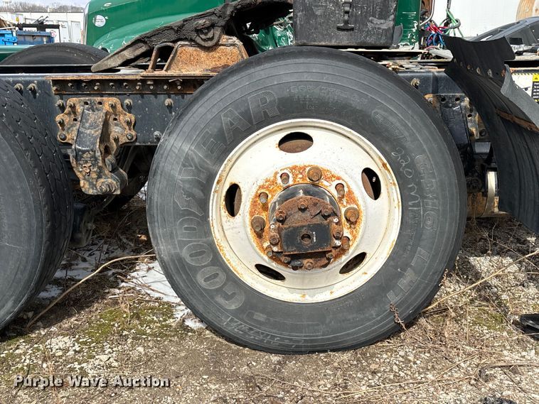 image for item FG1132 2016 Mack CXU613 semi truck