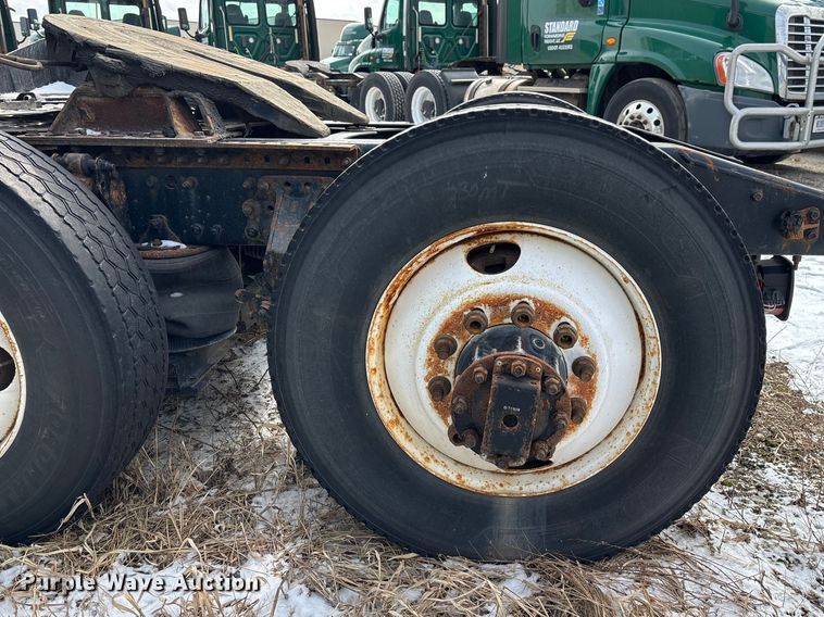 image for item FG1132 2016 Mack CXU613 semi truck