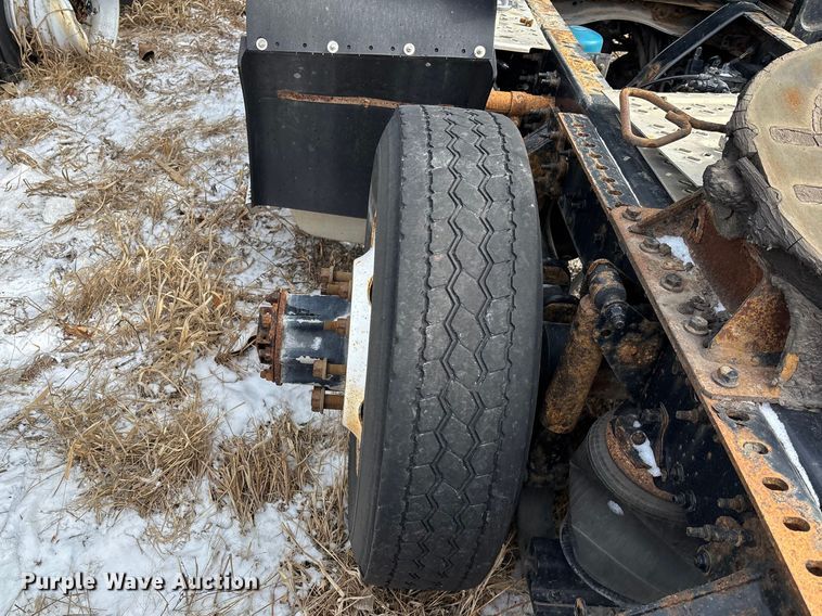 image for item FG1132 2016 Mack CXU613 semi truck