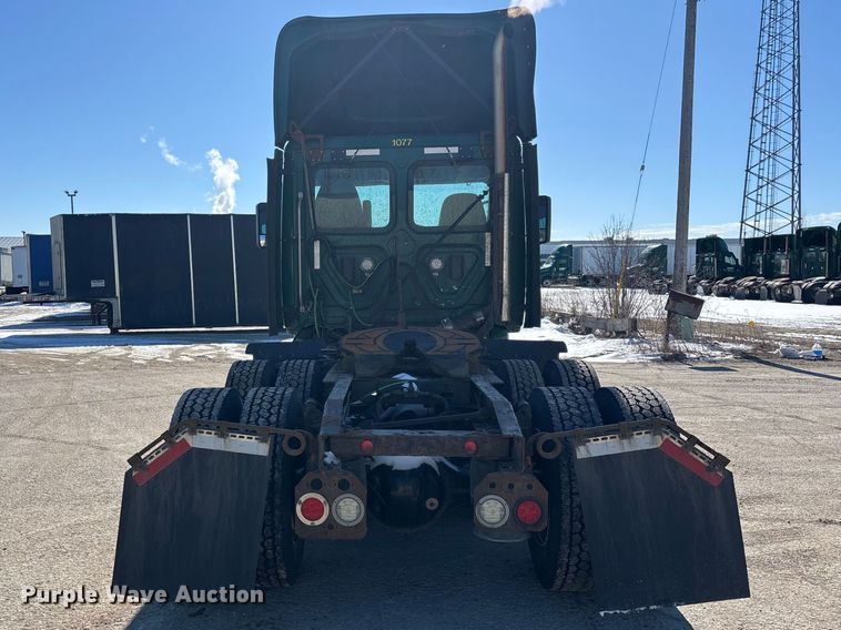 image for item FG1133 2017 Freightliner Cascadia 125 semi truck