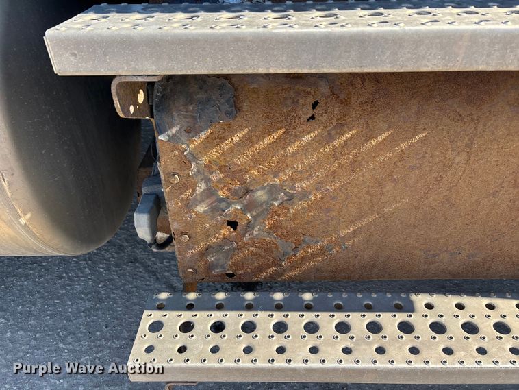 image for item FG1133 2017 Freightliner Cascadia 125 semi truck