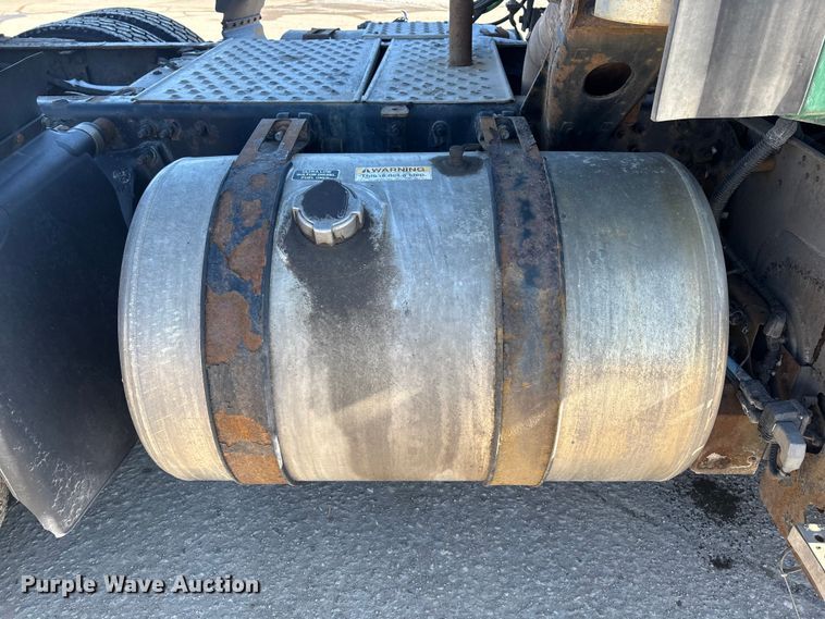 image for item FG1133 2017 Freightliner Cascadia 125 semi truck