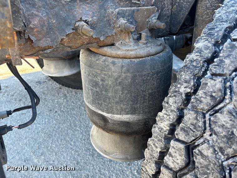 image for item FG1133 2017 Freightliner Cascadia 125 semi truck