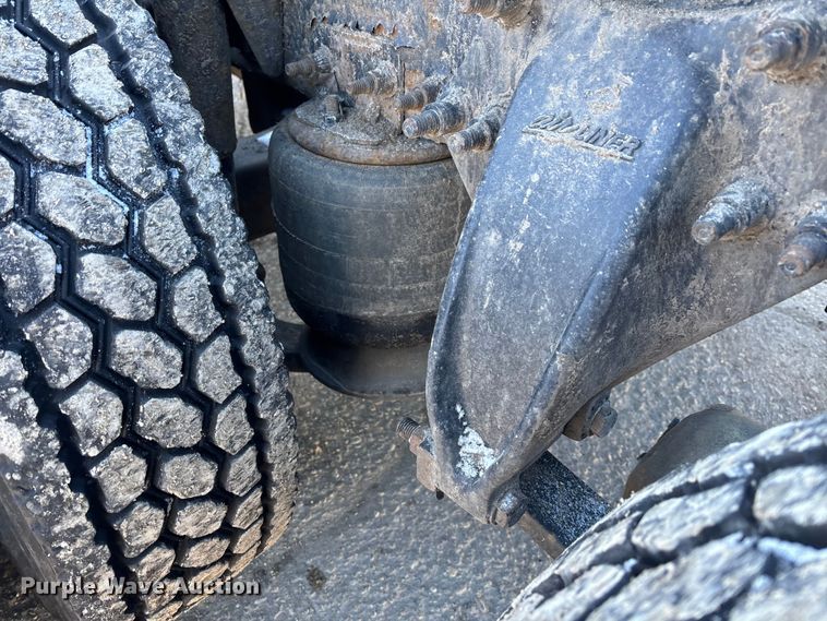 image for item FG1133 2017 Freightliner Cascadia 125 semi truck