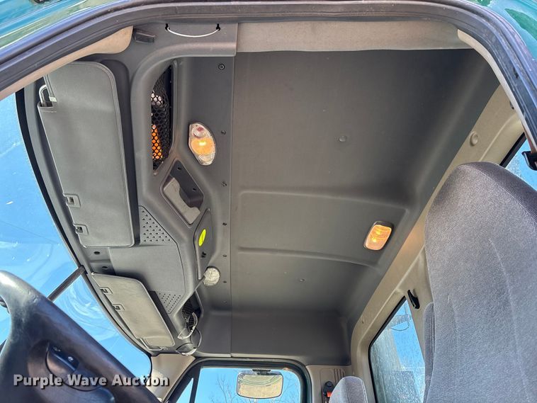 image for item FG1133 2017 Freightliner Cascadia 125 semi truck