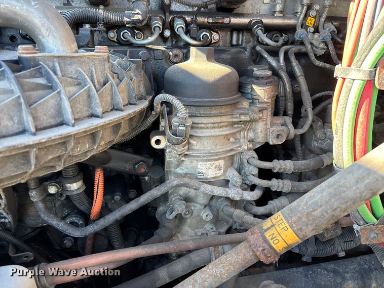 image for item FG1133 2017 Freightliner Cascadia 125 semi truck