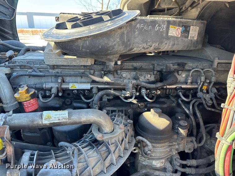 image for item FG1133 2017 Freightliner Cascadia 125 semi truck