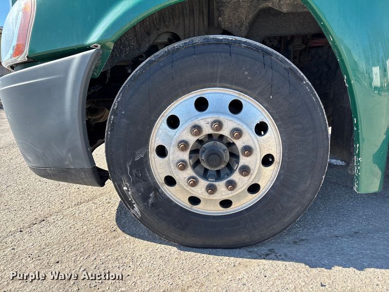 image for item FG1133 2017 Freightliner Cascadia 125 semi truck