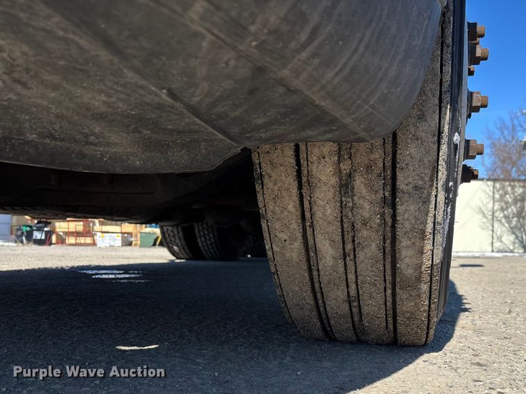 image for item FG1133 2017 Freightliner Cascadia 125 semi truck