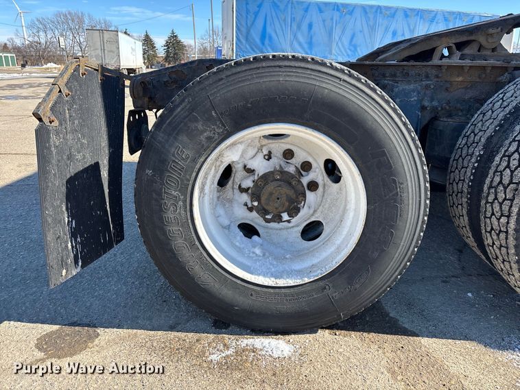 image for item FG1133 2017 Freightliner Cascadia 125 semi truck