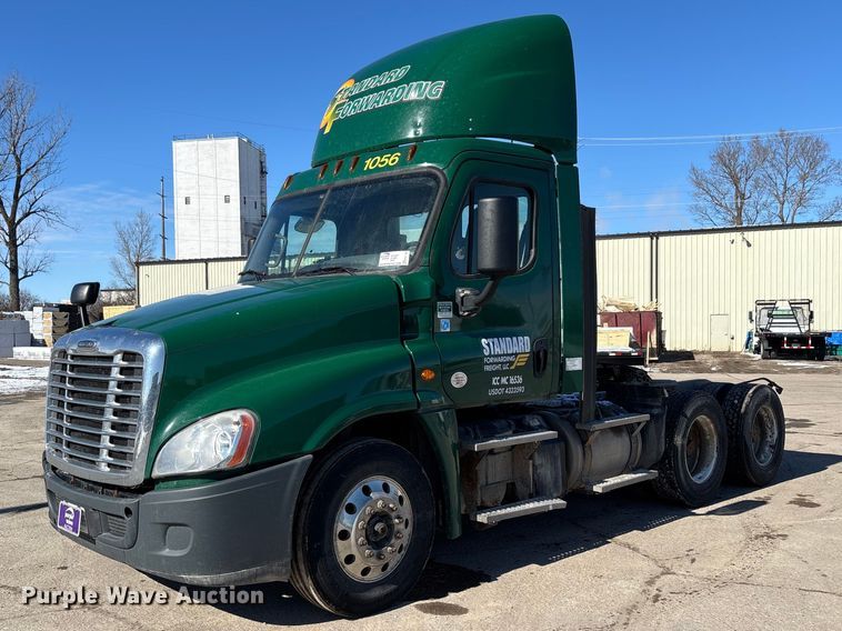 image for item FG1134 2017 Freightliner Cascadia 125 semi truck