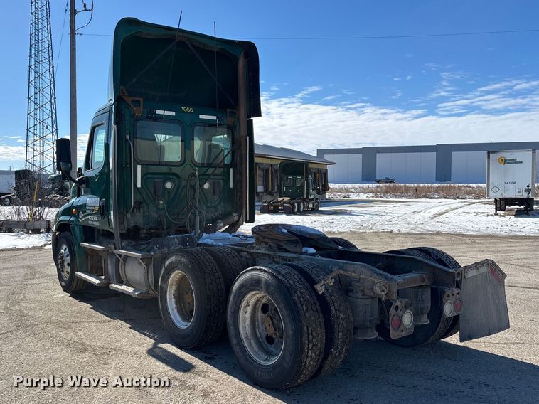 image for item FG1134 2017 Freightliner Cascadia 125 semi truck