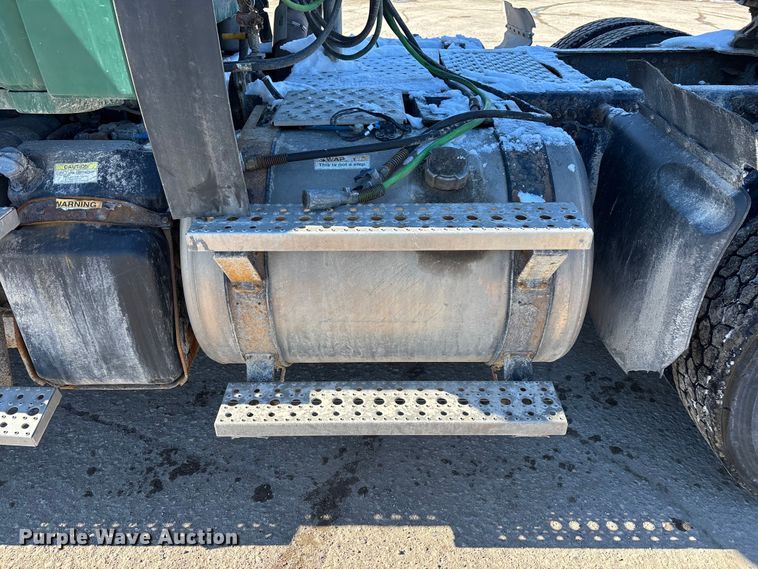 image for item FG1134 2017 Freightliner Cascadia 125 semi truck