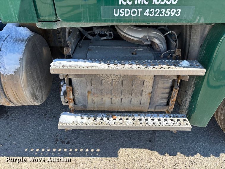 image for item FG1134 2017 Freightliner Cascadia 125 semi truck